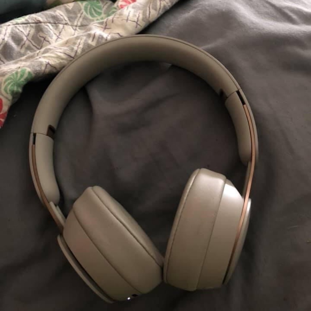 beats over ear
